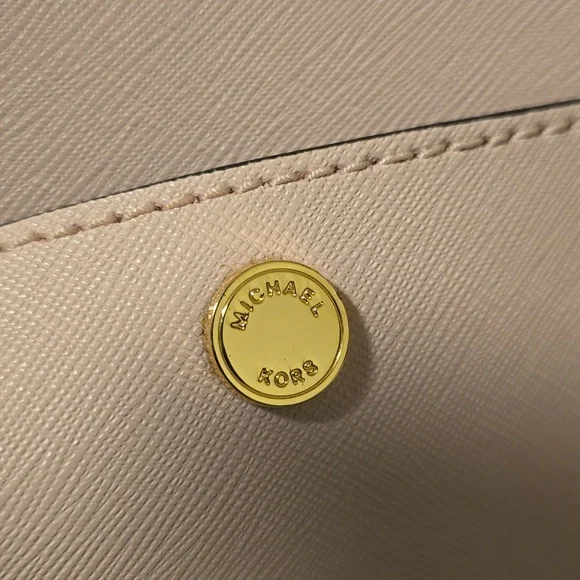 Michael Kors Bag with Crossbody Strap - Picture 5 of 11